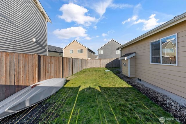 18833 110th Avenue Ct E, Puyallup, WA 98374