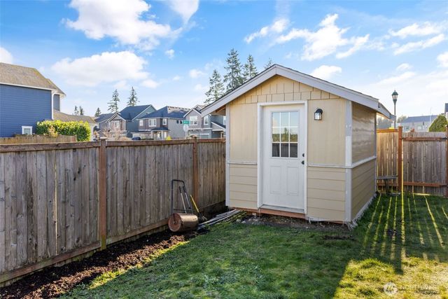 18833 110th Avenue Ct E, Puyallup, WA 98374