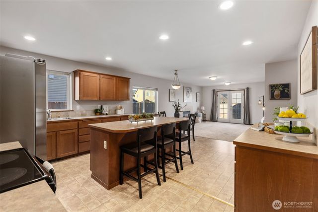 18833 110th Avenue Ct E, Puyallup, WA 98374