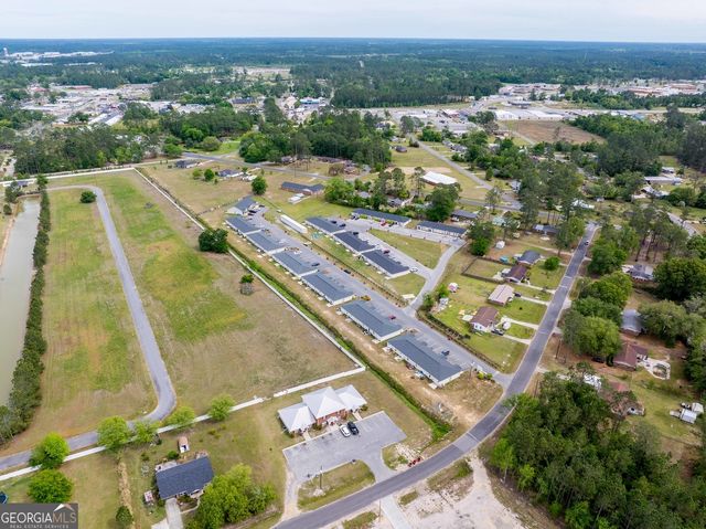 609 Beach Road, Baxley, GA 31513
