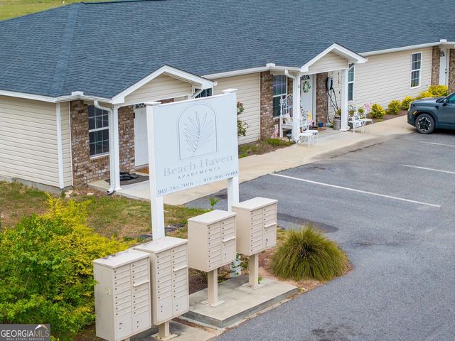 609 Beach Road, Baxley, GA 31513