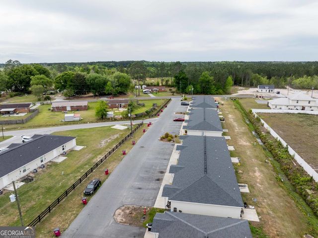 609 Beach Road, Baxley, GA 31513