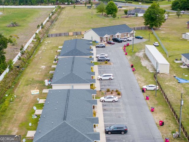 609 Beach Road, Baxley, GA 31513