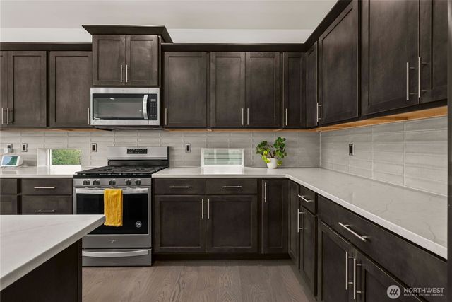 10214 SE 268th Place, Kent, WA 98030