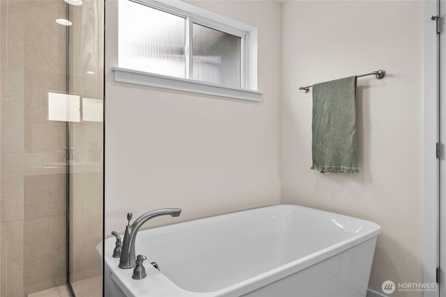 10214 SE 268th Place, Kent, WA 98030