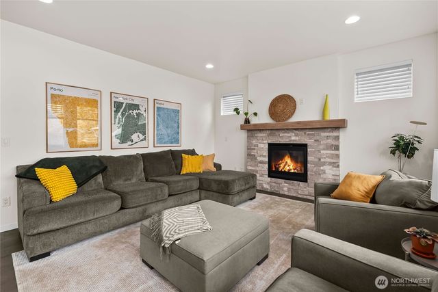 10214 SE 268th Place, Kent, WA 98030