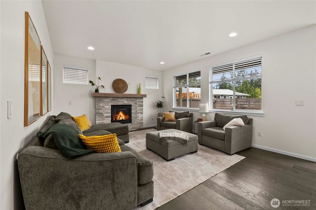 10214 SE 268th Place, Kent, WA 98030