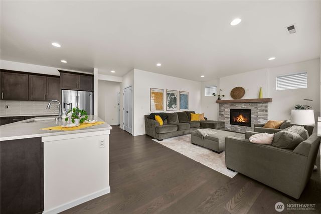 10214 SE 268th Place, Kent, WA 98030