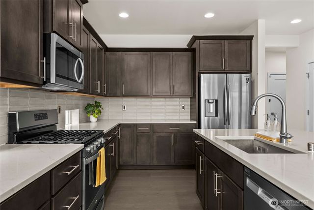 10214 SE 268th Place, Kent, WA 98030