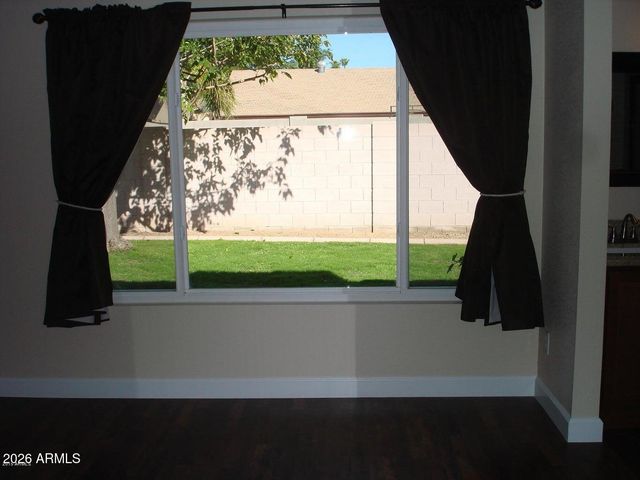 2706 E SYLVIA Street, Phoenix, AZ 85032