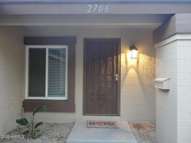2706 E SYLVIA Street, Phoenix, AZ 85032