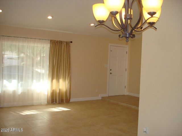 2706 E SYLVIA Street, Phoenix, AZ 85032