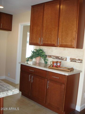 2706 E SYLVIA Street, Phoenix, AZ 85032