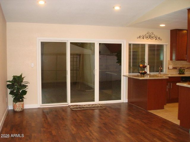 2706 E SYLVIA Street, Phoenix, AZ 85032