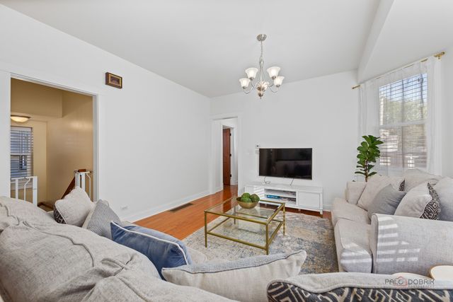 4313 N RIDGEWAY Avenue, Chicago, IL 60618