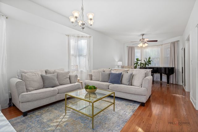 4313 N RIDGEWAY Avenue, Chicago, IL 60618