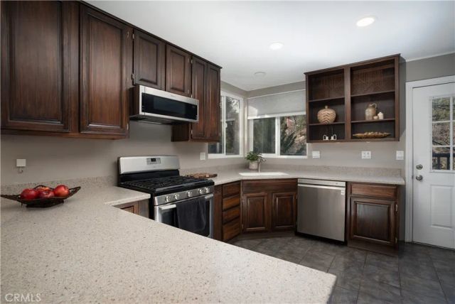 32958 Squirrel Ln, Running Springs, CA 92382