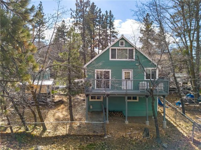32958 Squirrel Ln, Running Springs, CA 92382