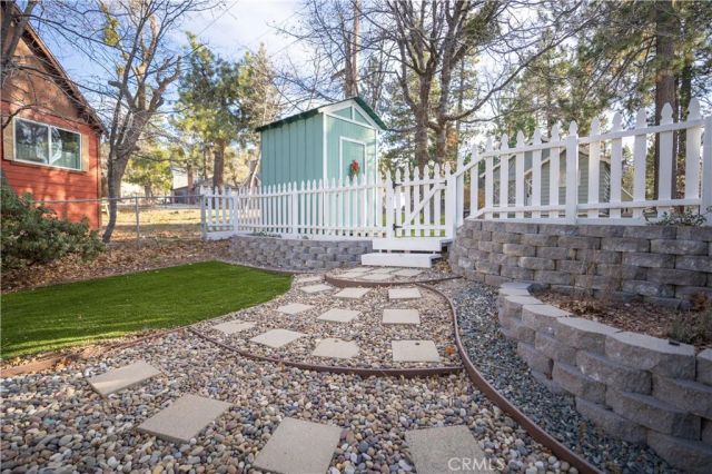 32958 Squirrel Ln, Running Springs, CA 92382