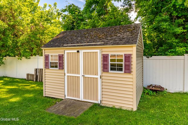 14 Booth Street, Colonie, NY 12205