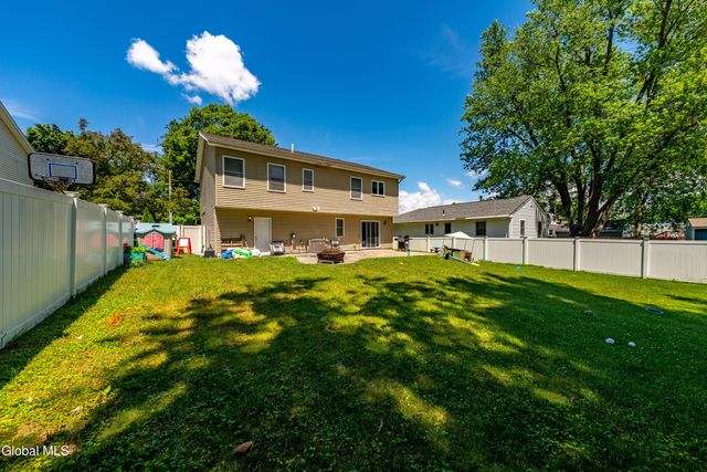 14 Booth Street, Colonie, NY 12205