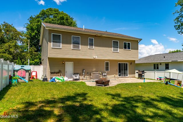 14 Booth Street, Colonie, NY 12205