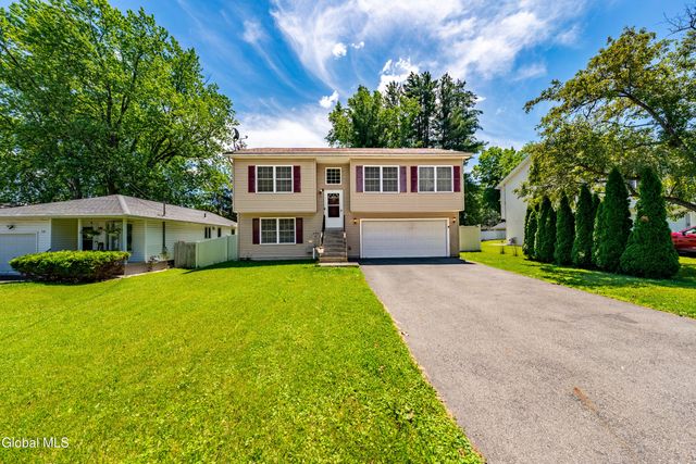 14 Booth Street, Colonie, NY 12205