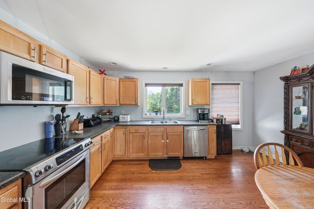 14 Booth Street, Colonie, NY 12205