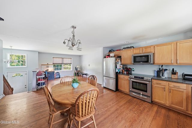 14 Booth Street, Colonie, NY 12205