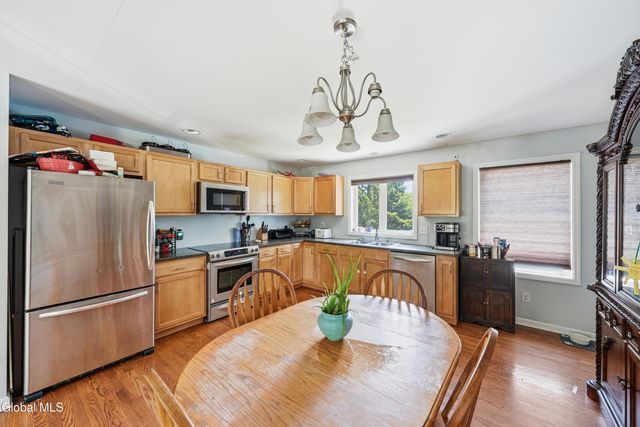 14 Booth Street, Colonie, NY 12205