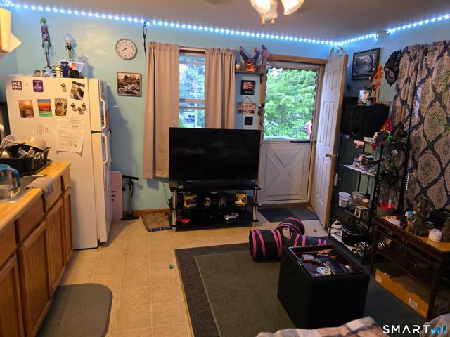 68 Oronoque Trail, Shelton, CT 06484