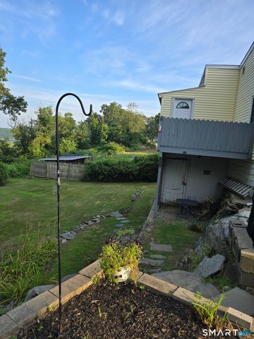 68 Oronoque Trail, Shelton, CT 06484