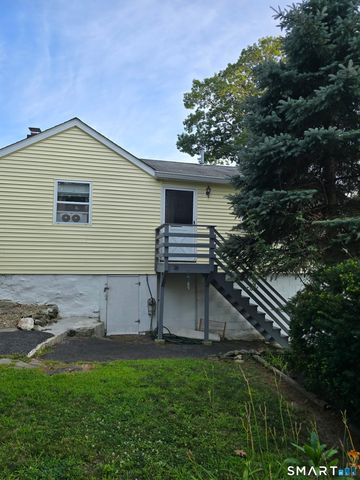 68 Oronoque Trail, Shelton, CT 06484