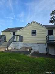 68 Oronoque Trail, Shelton, CT 06484