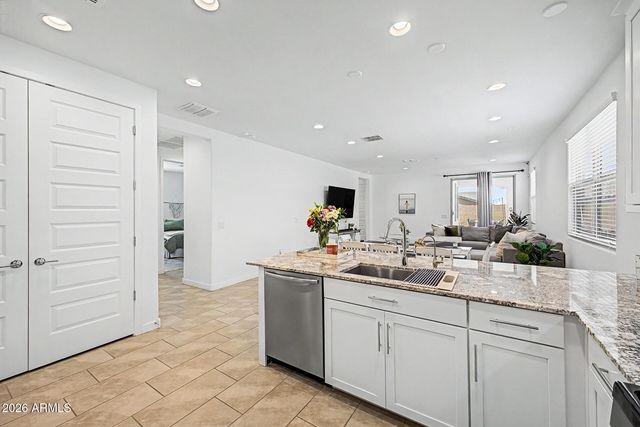 2516 W HIDALGO Avenue, Phoenix, AZ 85041