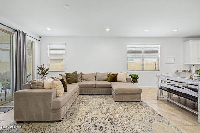 2516 W HIDALGO Avenue, Phoenix, AZ 85041