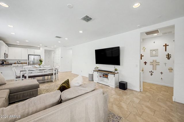 2516 W HIDALGO Avenue, Phoenix, AZ 85041