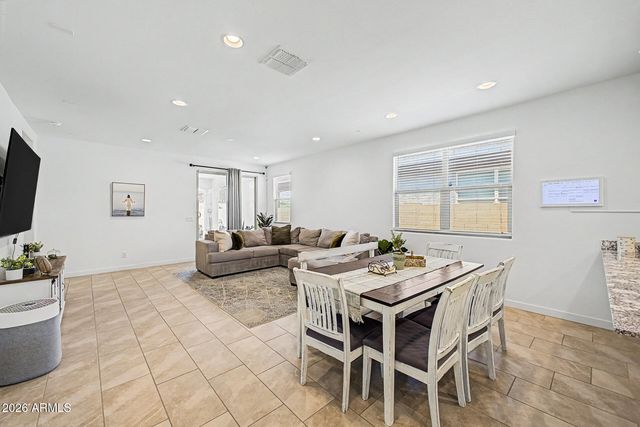 2516 W HIDALGO Avenue, Phoenix, AZ 85041