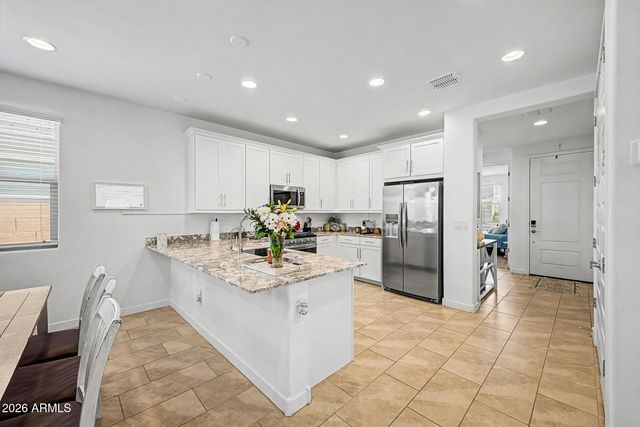 2516 W HIDALGO Avenue, Phoenix, AZ 85041