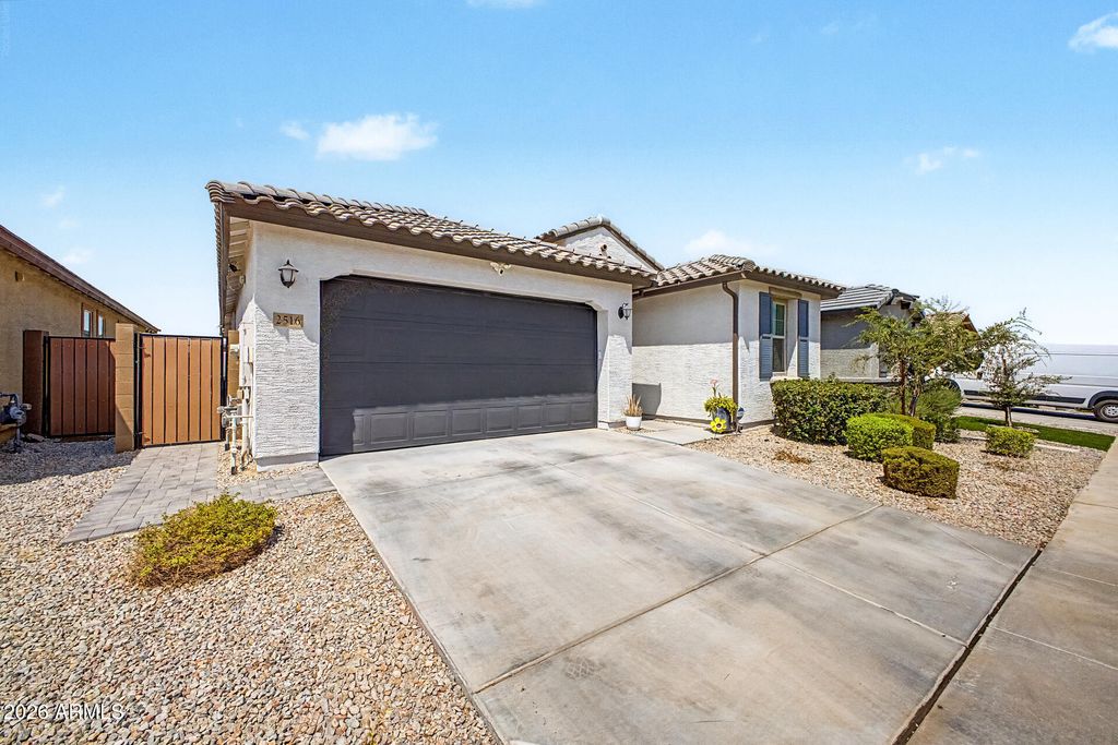 2516 W HIDALGO Avenue, Phoenix, AZ 85041