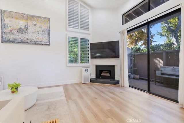 15133 Magnolia E, Sherman Oaks, CA 91403