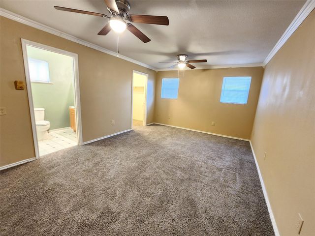 36 18th Avenue N, Texas City, TX 77590