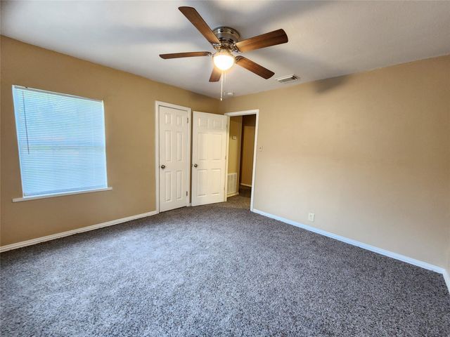 36 18th Avenue N, Texas City, TX 77590