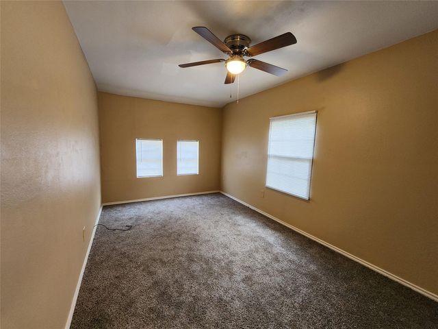 36 18th Avenue N, Texas City, TX 77590