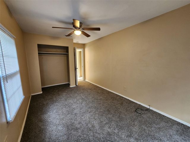 36 18th Avenue N, Texas City, TX 77590