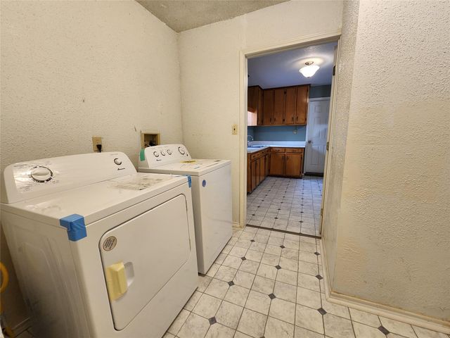 36 18th Avenue N, Texas City, TX 77590
