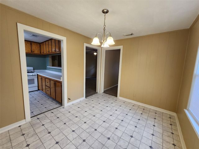 36 18th Avenue N, Texas City, TX 77590
