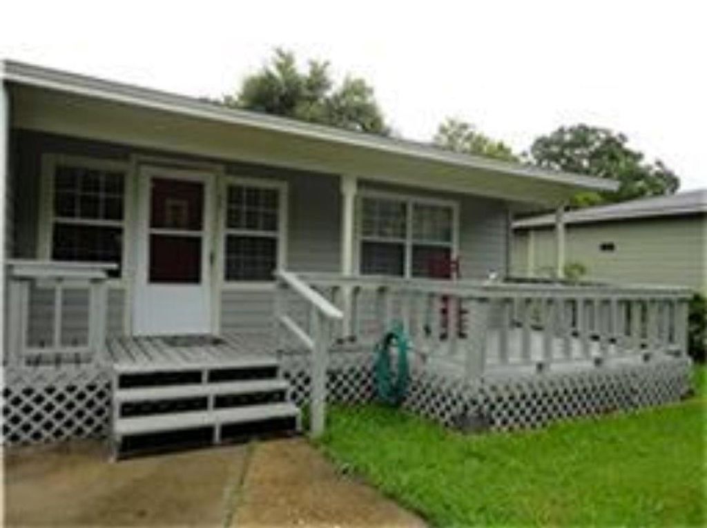 36 18th Avenue N, Texas City, TX 77590