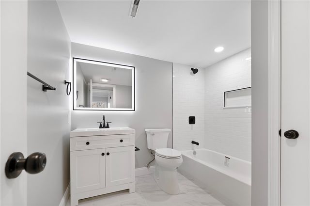 1141 Hartford Avenue 4B, Johnston, RI 02919