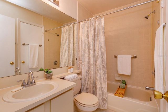 626 RED OAK CIRCLE 106, Altamonte Springs, FL 32701